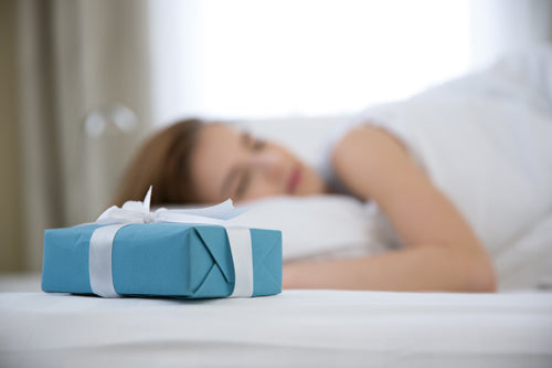 Give the Gift of a Good Night’s Sleep: How to Buy a Pillow as a Gift